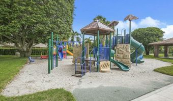 221 Orange Tree Dr, Atlantis, FL 33462