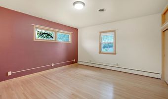 607 Parriott St, Aplington, IA 50604