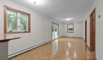 26 Channing St, Newport, RI 02840