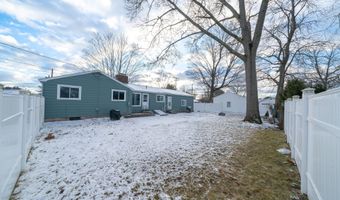 30 Raymond Pl, Cromwell, CT 06416