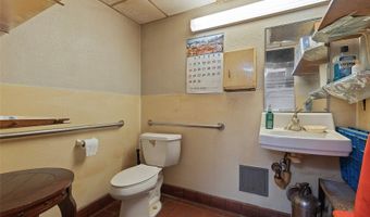 98-042 Kamehameha Hwy W, Aiea, HI 96701
