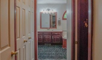2641 Topflite Dr, Akron, OH 44312