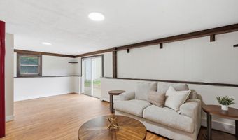 632 Raymond Rd, Chester, NH 03036