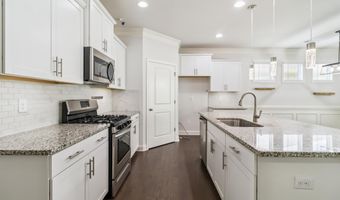 881 Deepwood Ct, Boiling Springs, SC 29316