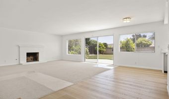 196 Mariposa Dr, Camarillo, CA 93012