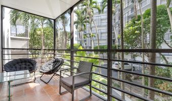 20400 W Country Club Dr 214, Aventura, FL 33180