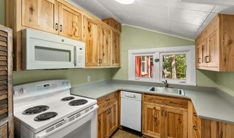 55450 MCKENZIE RIVER Dr, Blue River, OR 97413