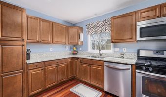 136 Corporate Pl, Middletown, RI 02842