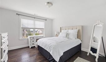 220 Briar Hollow Ln, Woodstock, GA 30188