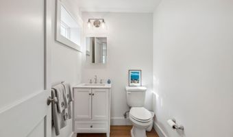 239 A Foreside Rd, Falmouth, ME 04105