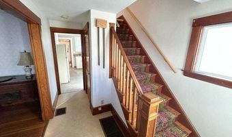 208 7th St, Bangor, ME 04401