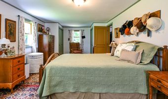 852 Pequawket Trl, Baldwin, ME 04091
