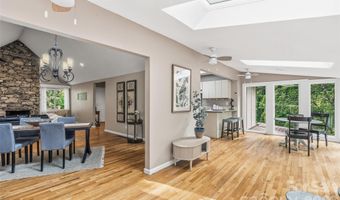 16 Canterbury Dr, Arden, NC 28704