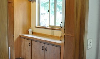 89016 BRIDGE St, Springfield, OR 97478