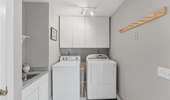 38 Gondola Ave, Jamestown, RI 02835
