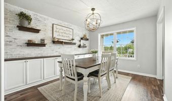 102 Chaudoin Dr, Angola, IN 46703
