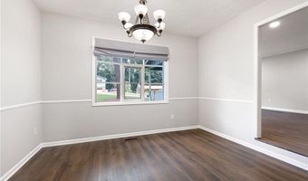 305 Summer Ct, Woodstock, GA 30188