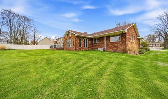 1584 Hemlock Dr, Ashtabula, OH 44004