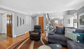 22 Mcrayne Hill Rd, Billerica, MA 01821
