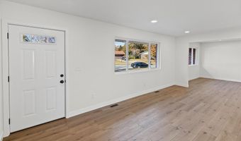 2301 Wedgewood Dr, Alton, IL 62002