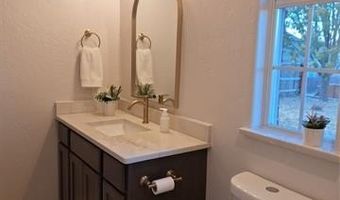 830 Magnolia Dr, Ada, OK 74820