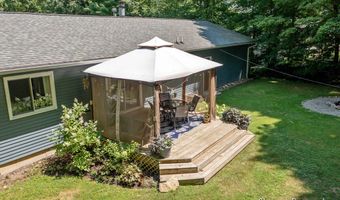 6501 Thornapple River Dr SE, Alto, MI 49302