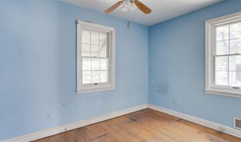 4113 PINERIDGE Dr, Annandale, VA 22003