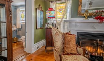 18 Waldo Ave, Belfast, ME 04915