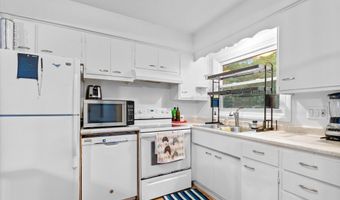 1015 N Maple Rd, Ann Arbor, MI 48103