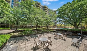 1016 WAYNE St 1007, Arlington, VA 22204