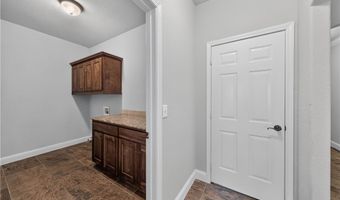 9 Monmouth Dr, Bella Vista, AR 72714