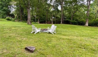 10 Lakeside Dr, Charlestown, RI 02813