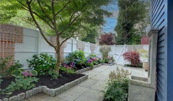 42 Second St, Newport, RI 02840