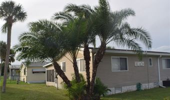 901 Laurel Cir, Barefoot Bay, FL 32976