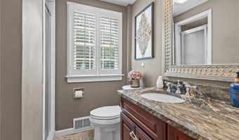 152 Glen Hills Dr, Cranston, RI 02920