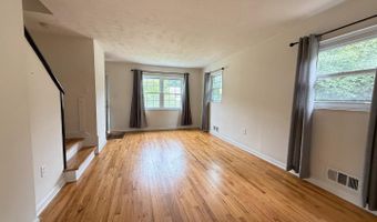 5835 MOUNT VERNON Dr, Alexandria, VA 22303