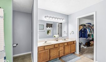 414 Winterwood Dr, Avon, IN 46123