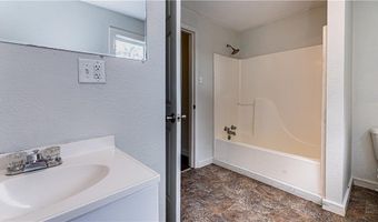 131 W Main St, Adrian, MO 64720