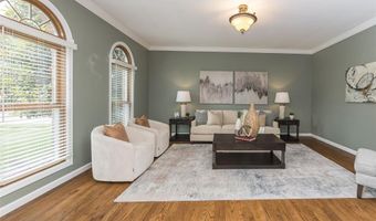 1101 Courtwood Cir, Ballwin, MO 63011