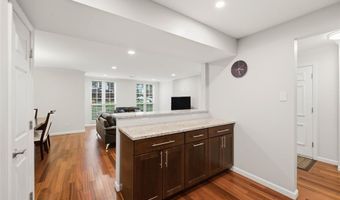 929 Claytonbrook Dr 2, Ballwin, MO 63011