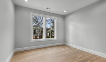 629 N LINCOLN St N, Arlington, VA 22201