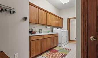 1059 Oakwood Dr, Alliance, OH 44601