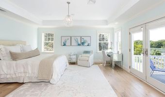 1040 Buttonwoods Ave, Warwick, RI 02886
