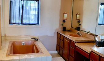 20 E MALLARD Dr E, Berlin, MD 21811