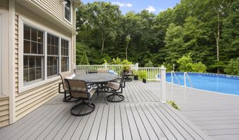 106 Stonecroft Ln, Coventry, CT 06238