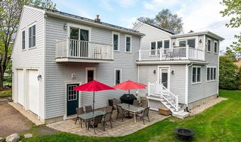 28 Palm Beach Ave, Narragansett, RI 02882