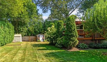 72 Winifred Ave, Warwick, RI 02889