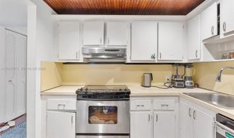20400 W Country Club Dr 214, Aventura, FL 33180