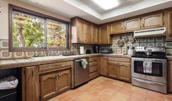 17710 China Gulch Dr, Anderson, CA 96007