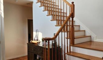 20 6th St, Barnegat, NJ 08005